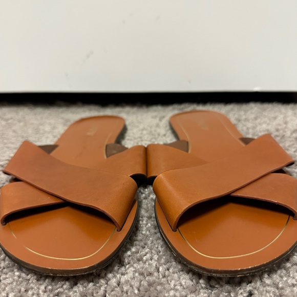 JCrew Slides - Picture 4 of 4